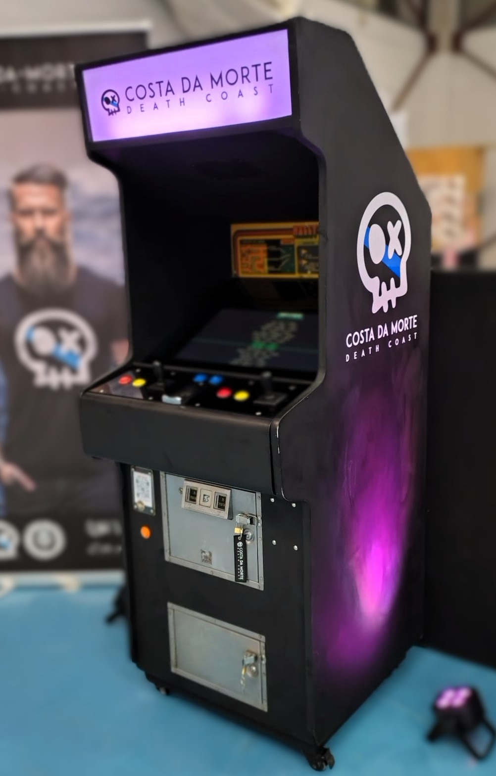 Arcade Costa da Morte frontal con LED morado